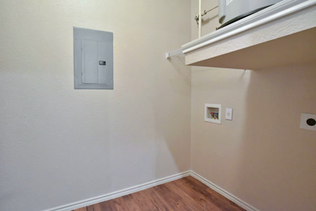 Churchill-Commerce 33